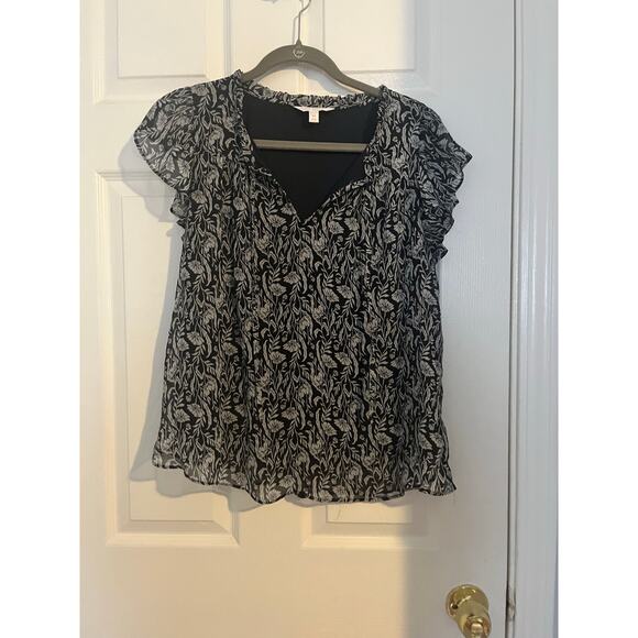 LC Lauren Conrad Tops - LC Lauren Conrad Ruffle short sleeve Blouse | Navy Pattern | Medium